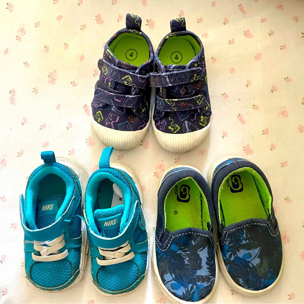Lot of 3 pairs 12m baby sneakers